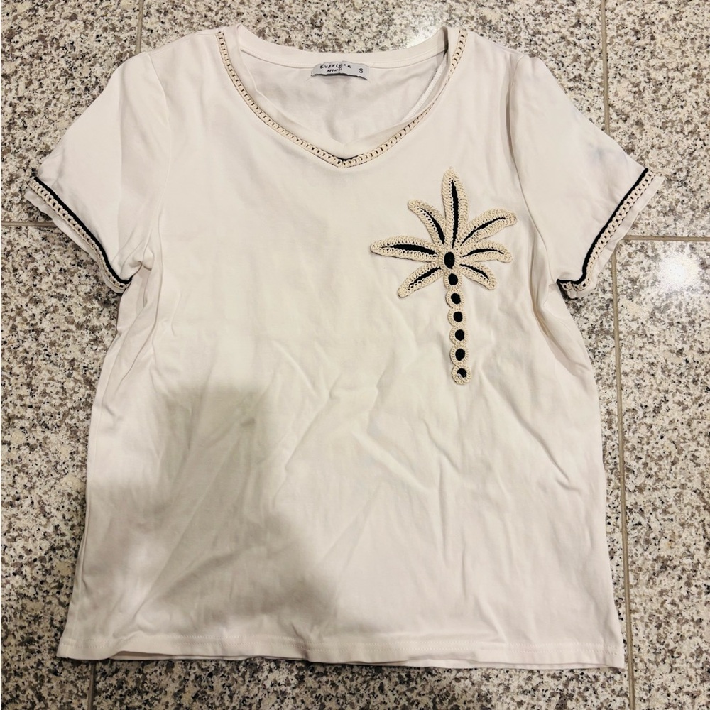EVERLYNN APPAREL, Women's Cream Top with Palm Tree Design, Size Small